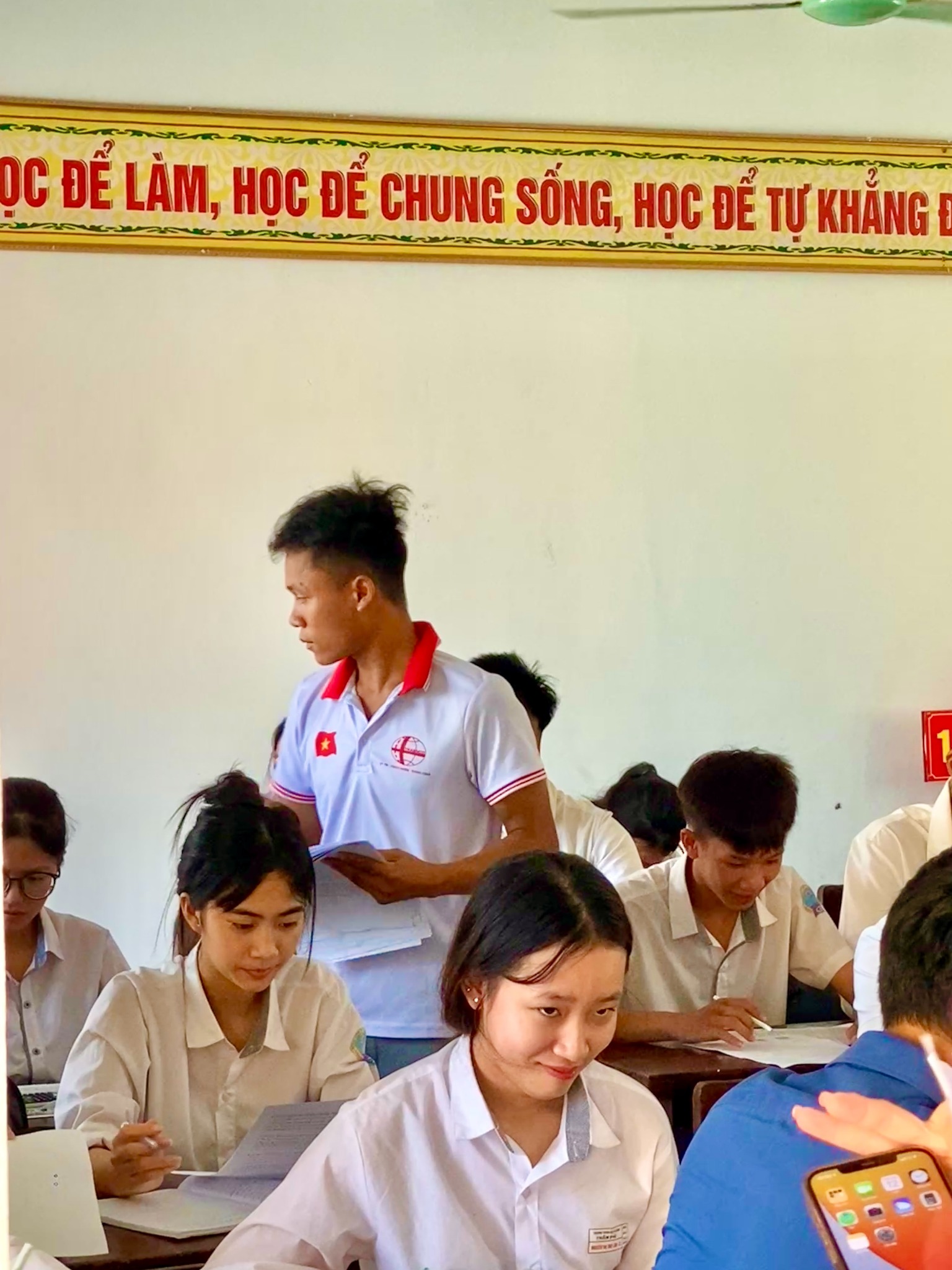 Tư vấn hướng nghiệp cho học sinh cùng Traenco Edu tại lớp học